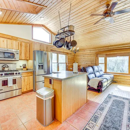 Hot Tub And Views Secluded Woodland Park Cabin